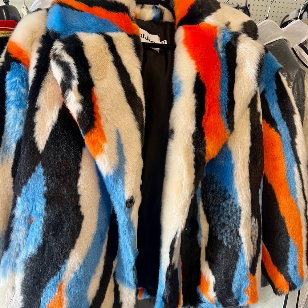 Jakke Traci Cropped Faux Fur Coat NWOT - Picture 5 of 6